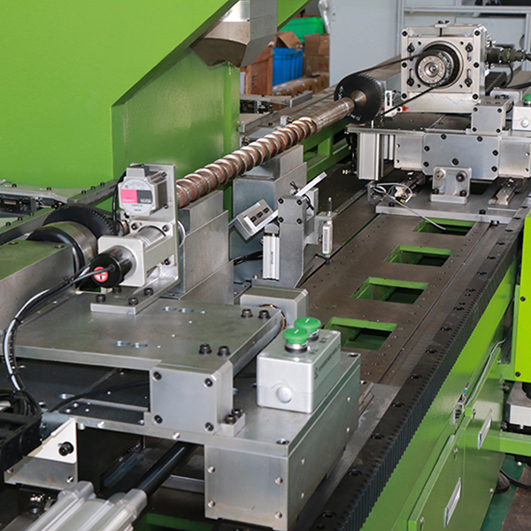 Large automatic shaft straightening machine